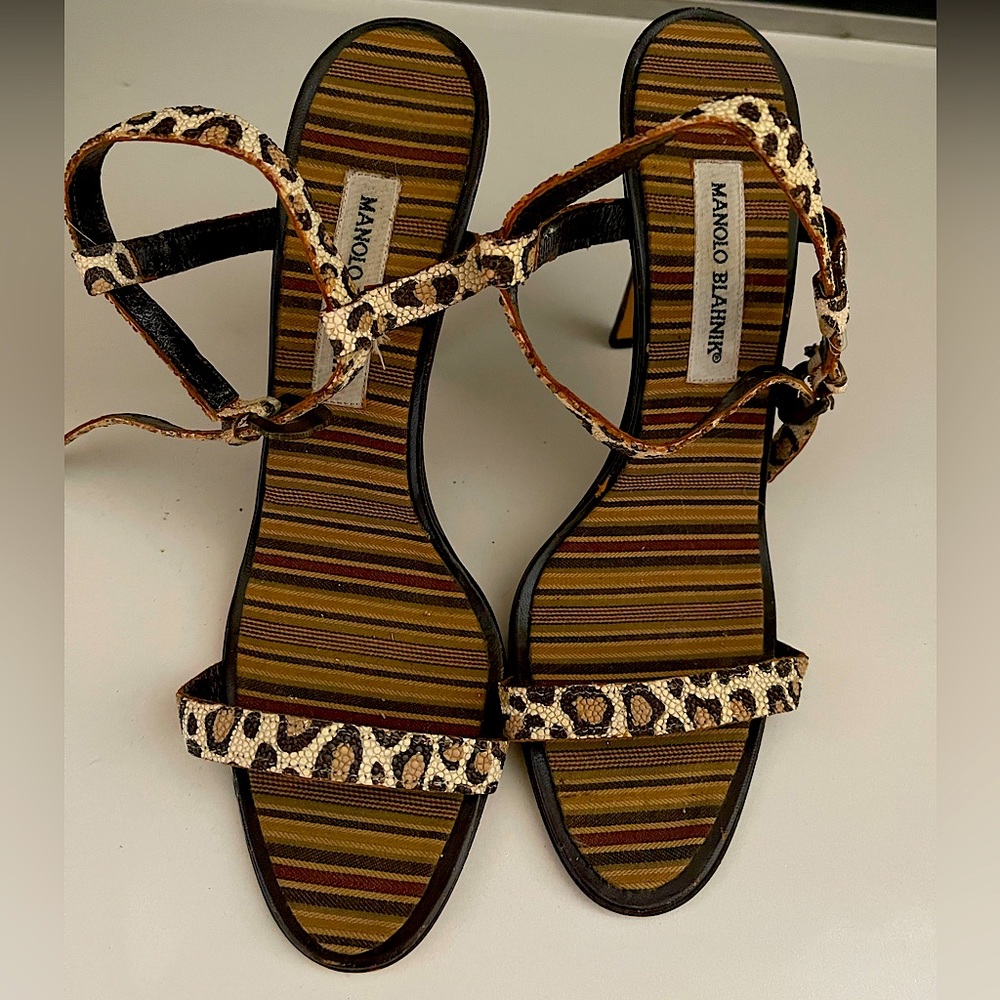 Authentic Vintage Manolo Blahnik leopard print heel. Euro size 41.